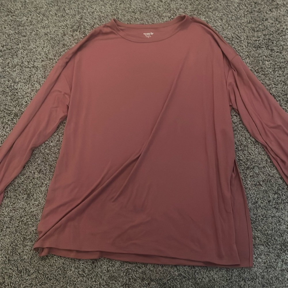 Old Navy Active ultralite go-dry long sleeve top